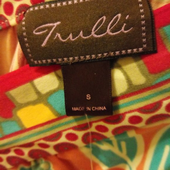 🇺🇸 3/$30 Trulli Floral Pattern v-neck tank NWT - Picture 2 of 7